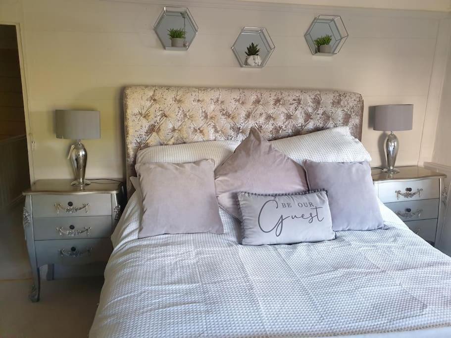 Rosedale A Charming Detached 4 Bedroom Cottage. ブリックハム エクステリア 写真