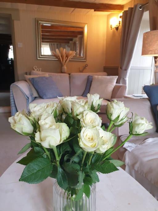 Rosedale A Charming Detached 4 Bedroom Cottage. ブリックハム エクステリア 写真