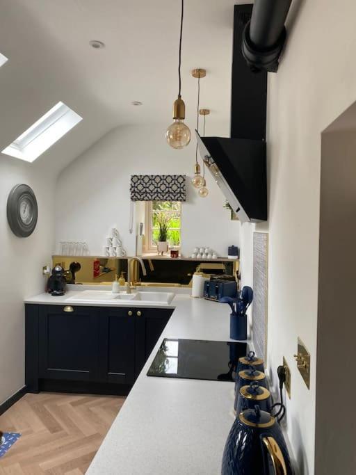 Rosedale A Charming Detached 4 Bedroom Cottage. ブリックハム エクステリア 写真